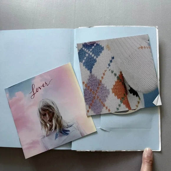 Lover [Deluxe Journal Edition Version 3] by Taylor Swift w Diary : Used - Picture 7 of 10
